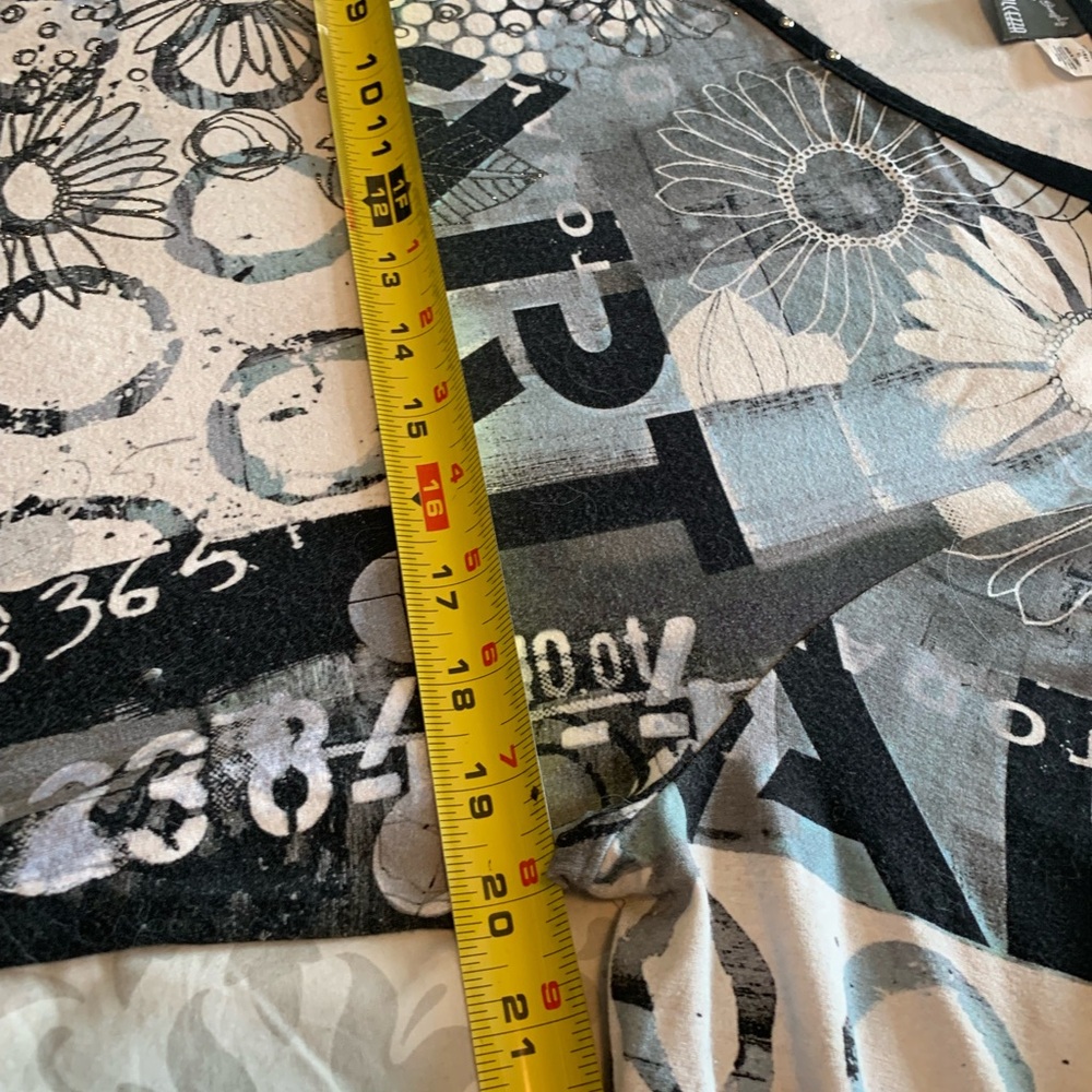 Dolcezza Size XL top - Picture 10 of 11